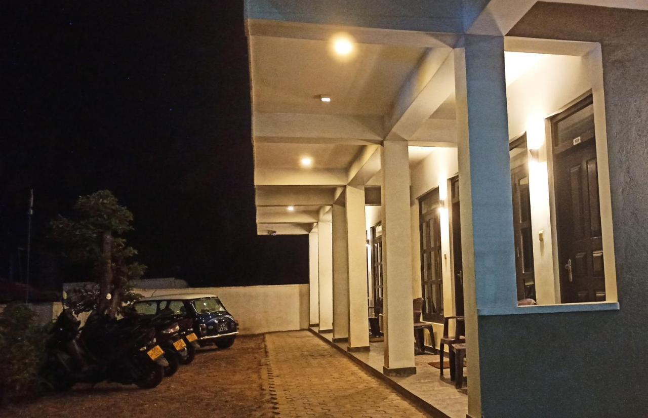 Sailors Mirissa Hotel Exterior photo