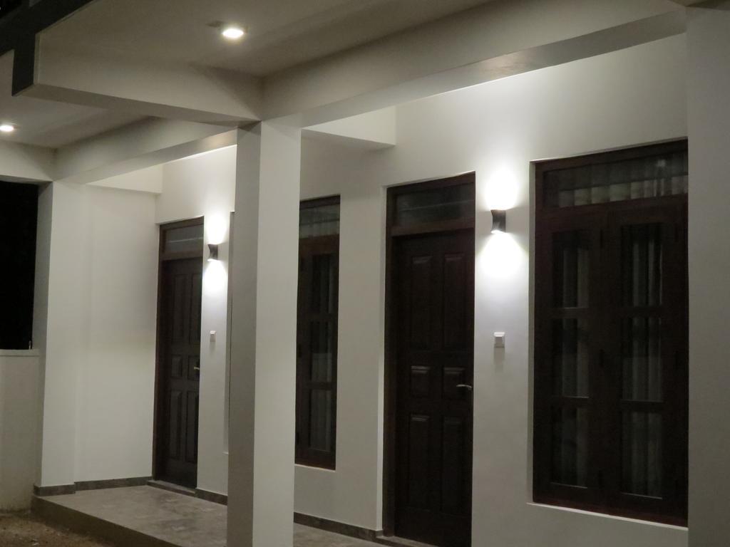 Sailors Mirissa Hotel Exterior photo